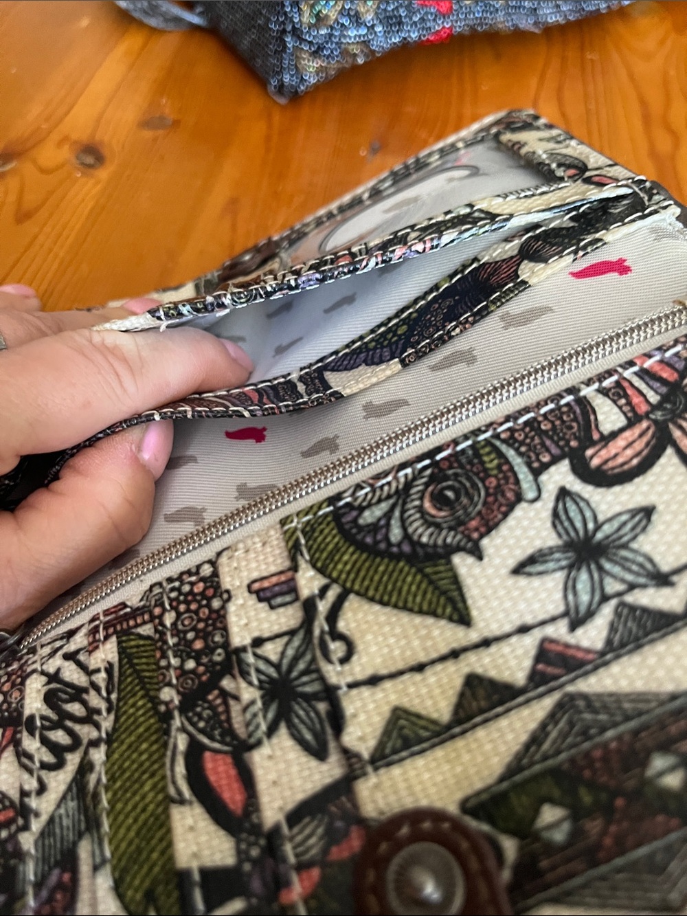 Like New Sakroots Owl Wallet - Picture 10 of 10